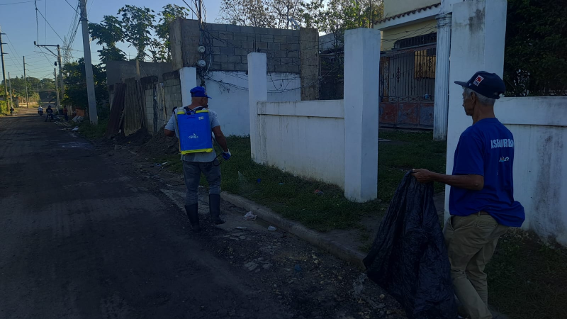 Limpieza en la Calle Duarte