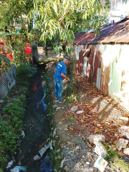 La Junta Municipal continúa operativos de limpieza en cañada de Salomé Ureña